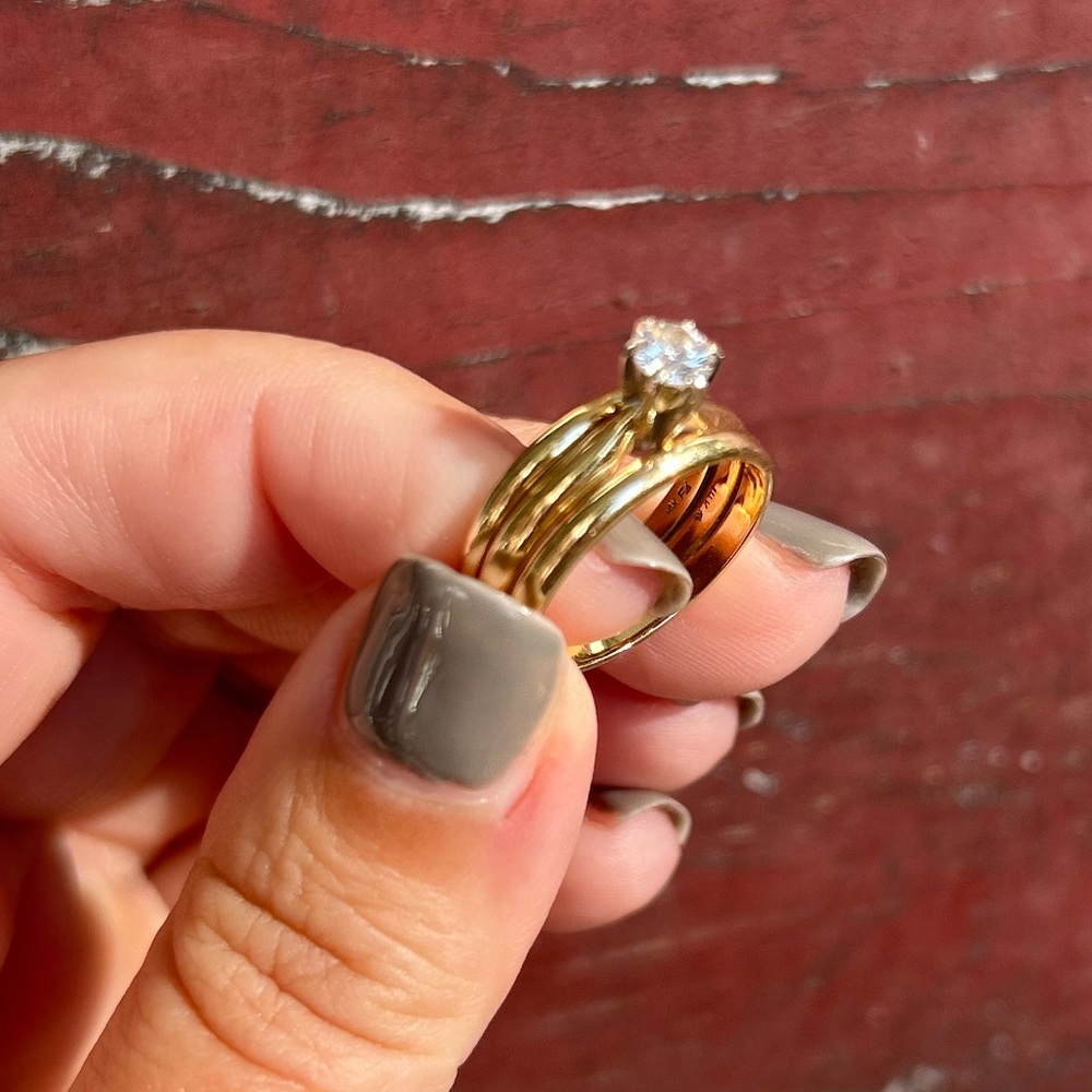 14 karat gold 1/3 karat diamond solitaire wedding band set